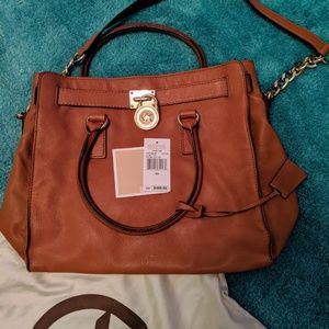 🎉HP🎉 Michael Kors Tan Leather Hamilton Large Tote